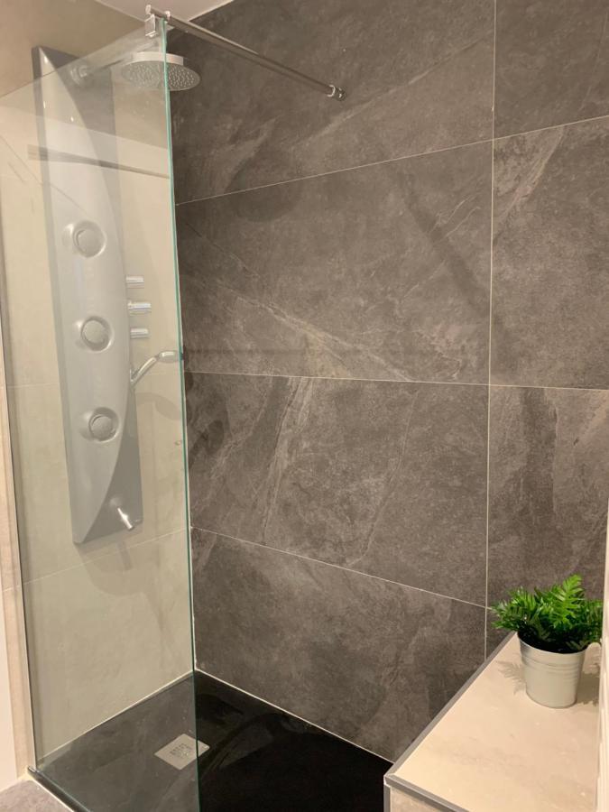 Apartamentos Santullano 1 Oviedo Kültér fotó